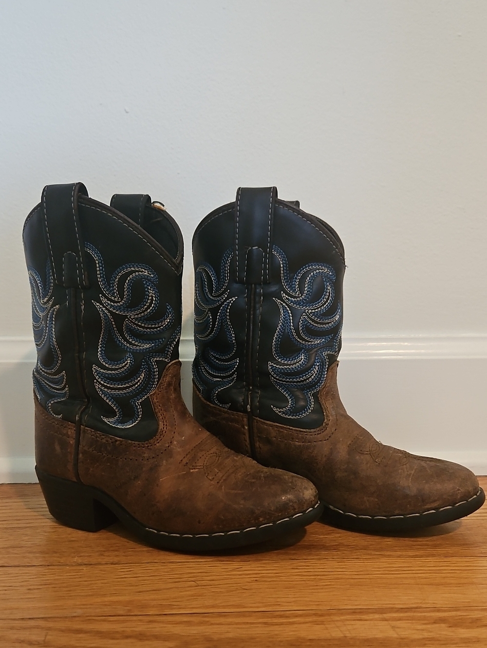 Cody James Boys' Holt Two-Tone Embroidered Western Boots - Round Toe